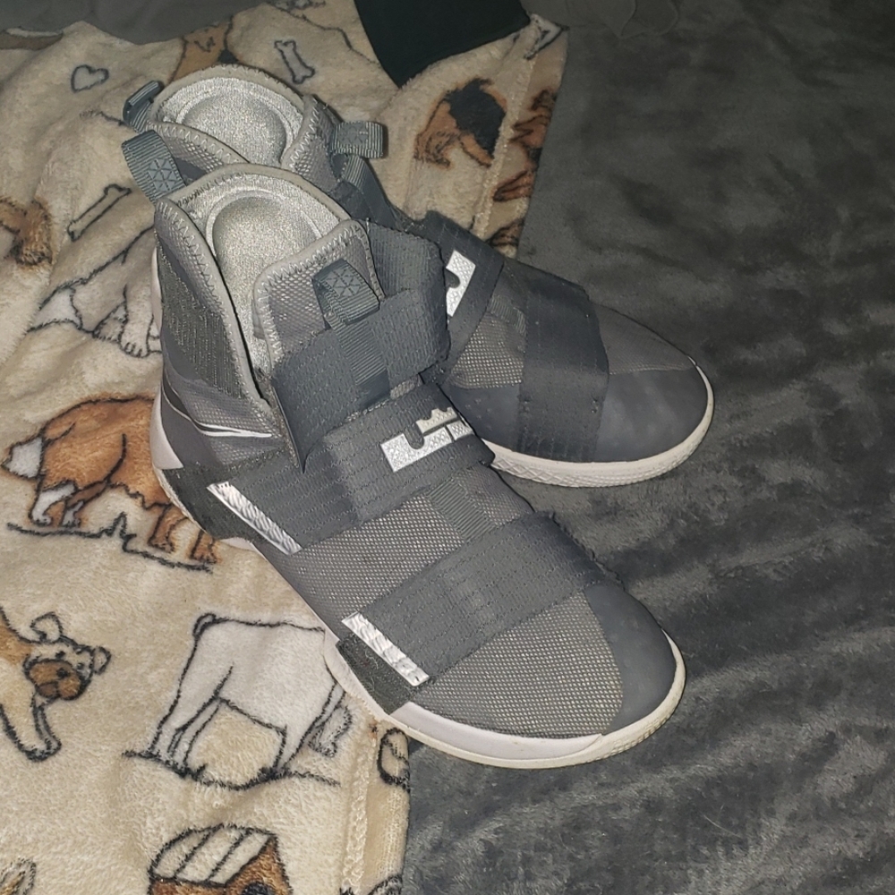 Lebron size 10